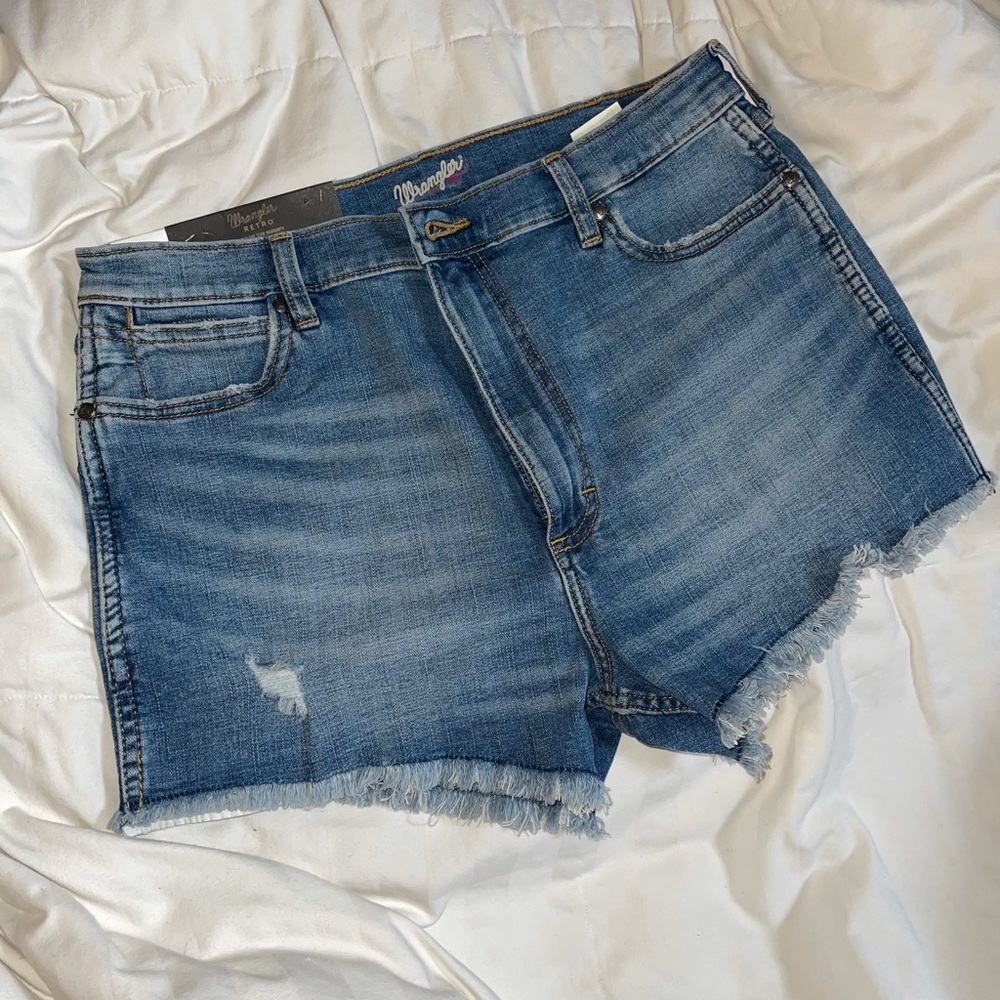 NWT Wrangler retro mid-rise jean shorts